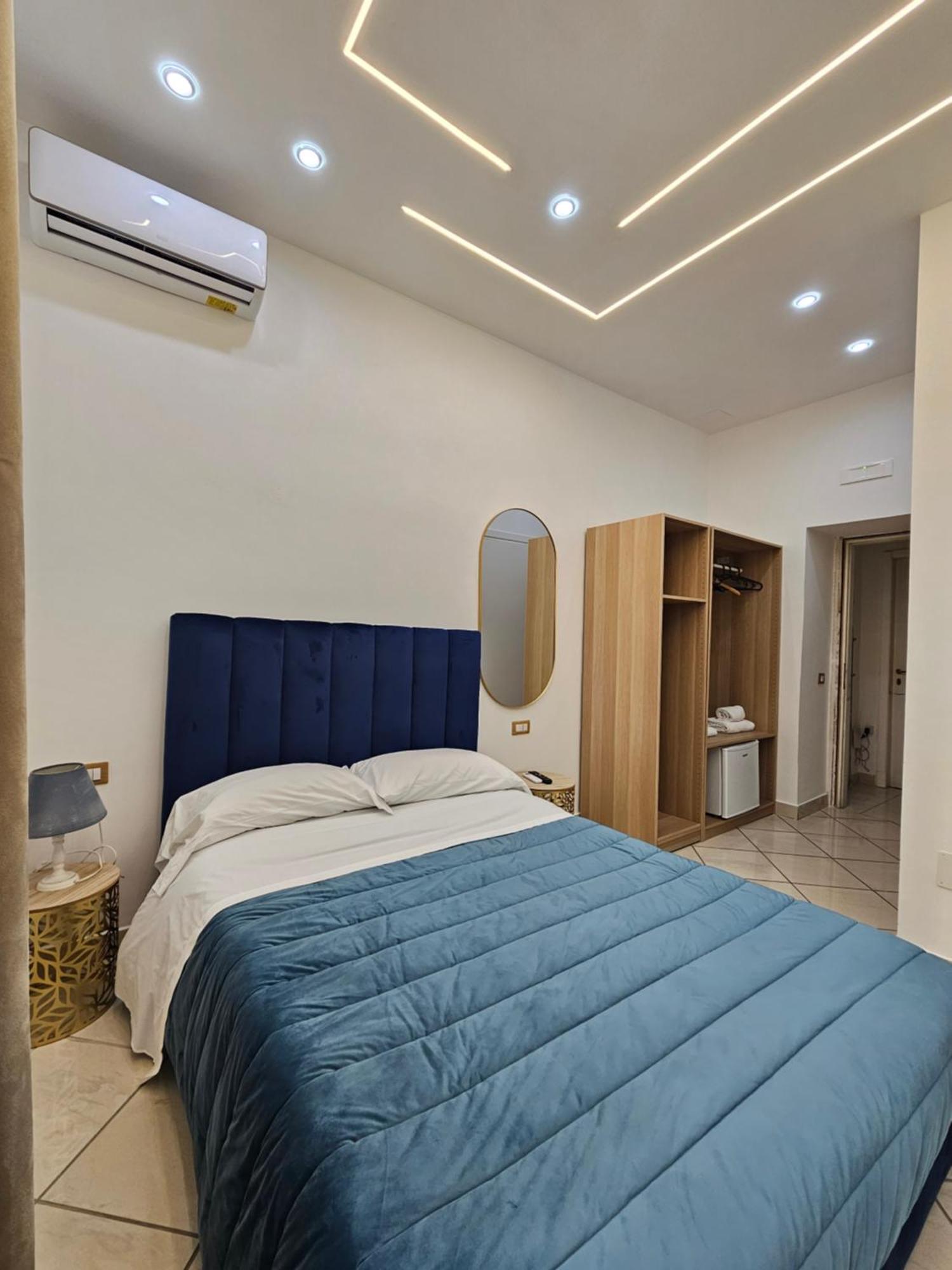 B&B Napoli Centrale Room&Jacuzzi Exterior foto