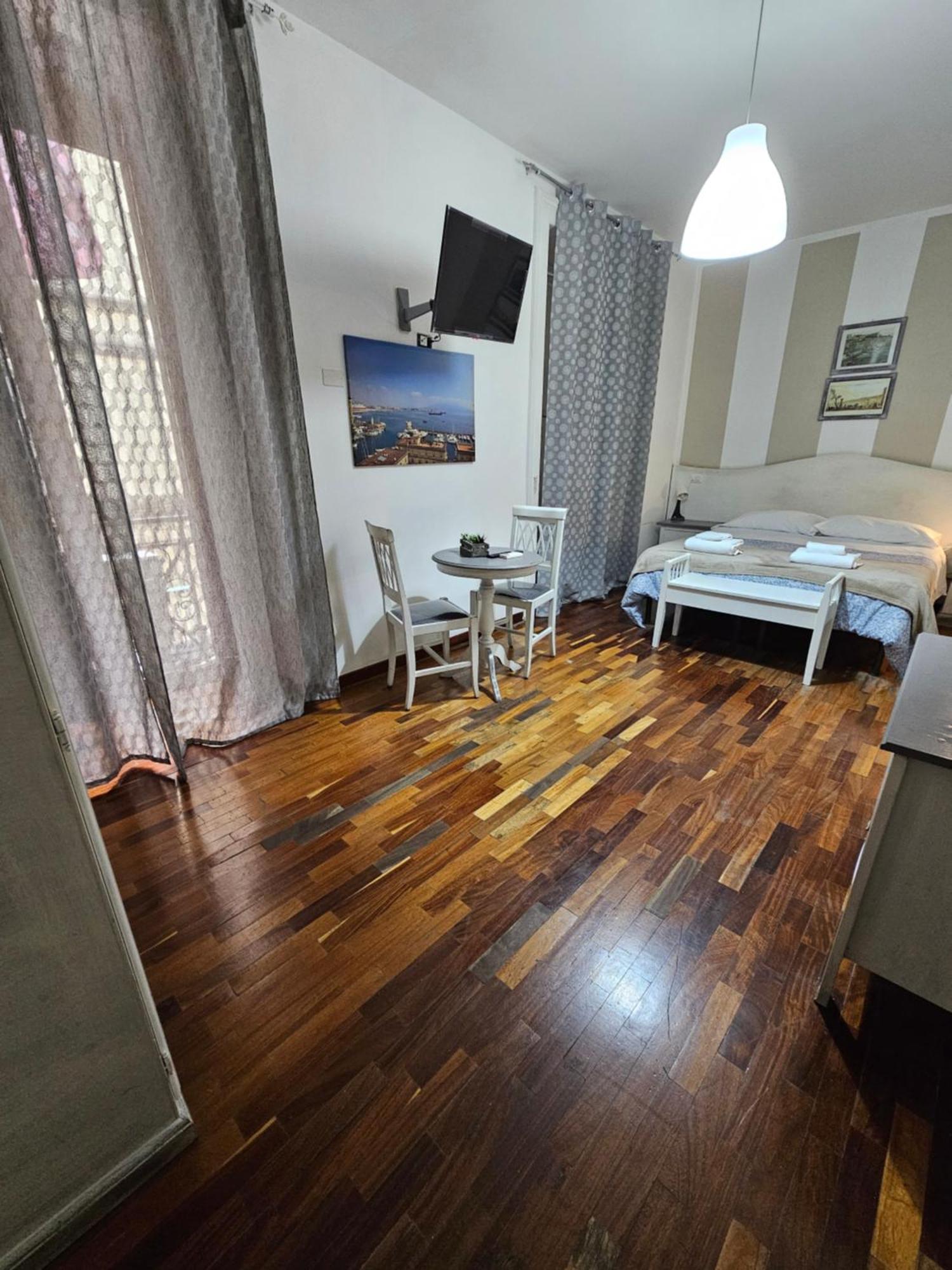 B&B Napoli Centrale Room&Jacuzzi Cameră foto